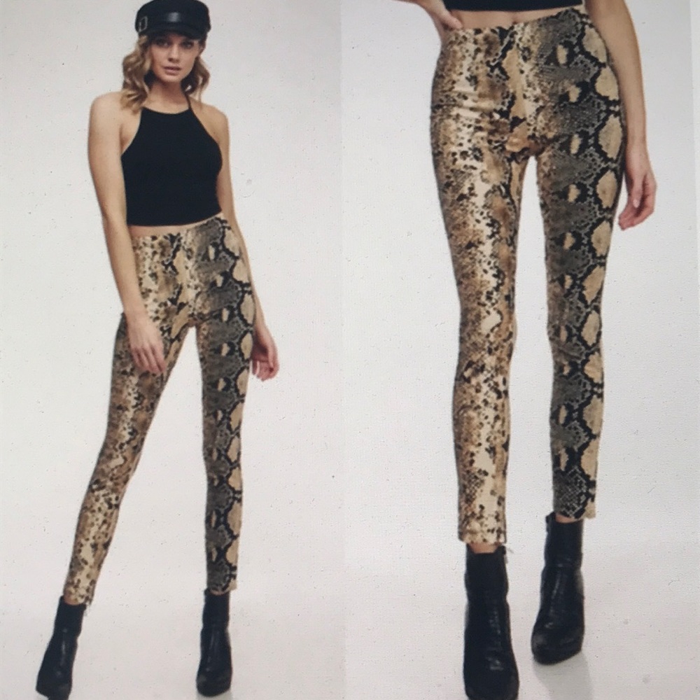 Women’s Snake Skin Print Pants NEW Small